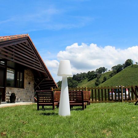 Finca La Caseria Apartamentos Onís エクステリア 写真